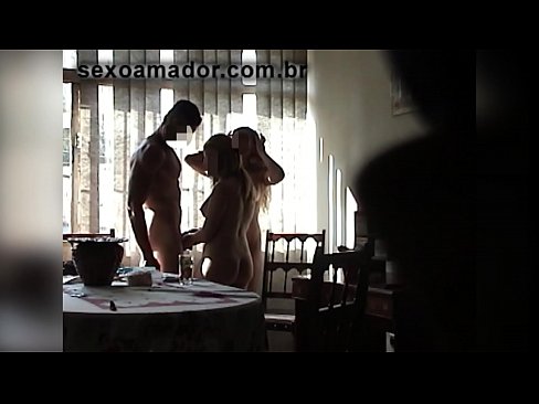 ❤️ Sexus amici invitant hominem gigantem et threesome cum eo Fuck video  apud nos